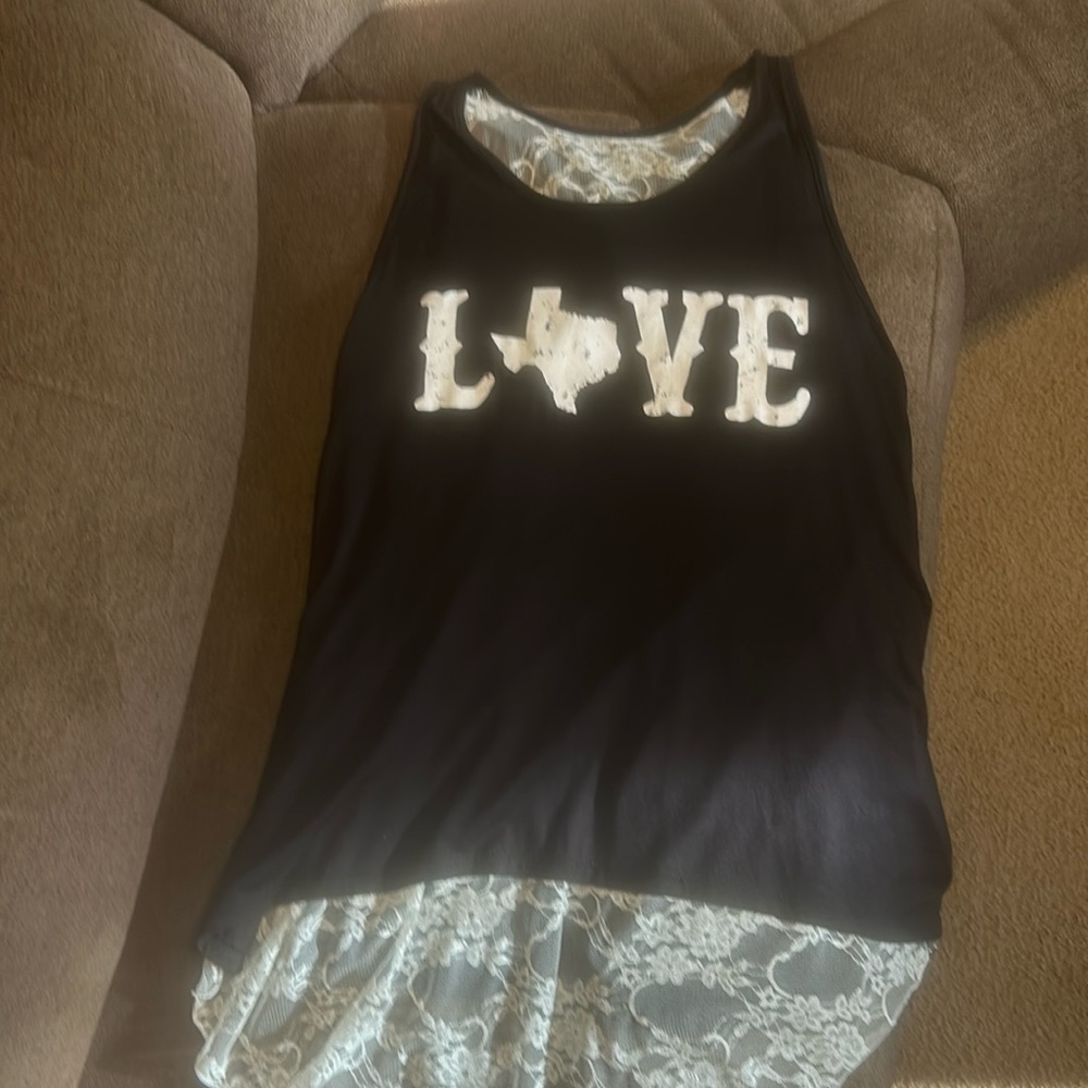 Black and white Love Texas top